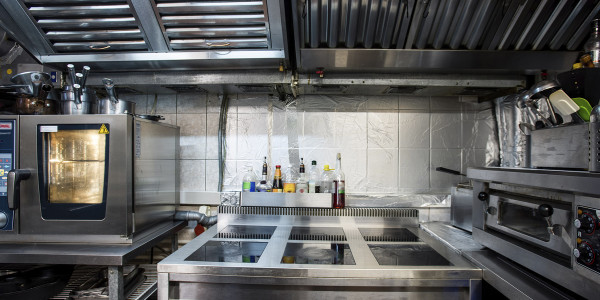 Limpiezas de Conductos de Extracción y Ventilación Cádiz · Cocina de Kebabs