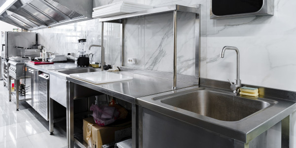 Limpiezas Campanas Extractoras de Cocinas en Cádiz · Cocina de Cafeterías